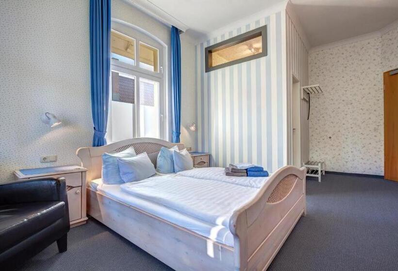 اتاق لوکس با چشم‌انداز دریا, Villa Seeschloßchen