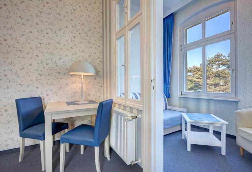 اتاق لوکس با چشم‌انداز دریا, Villa Seeschloßchen