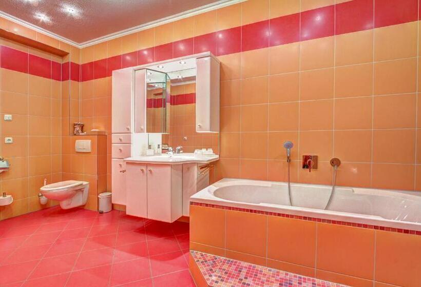 اتاق استاندارد با تراس, Villa Seeschloßchen