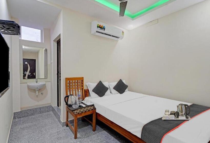 デラックスルーム, Super Townhouse 1096 Hotel Redfox Nungambakkam Near Apollo & Shankar Nethralaya Hospital