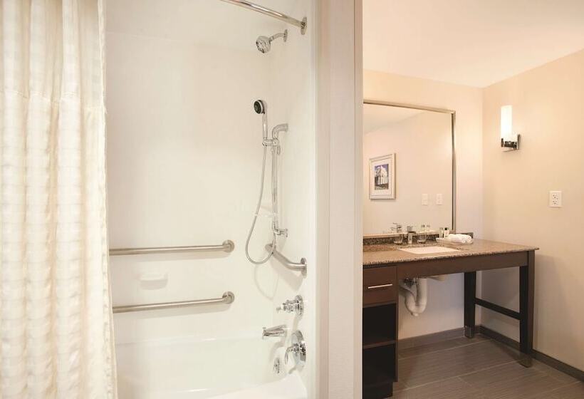 适合残疾人士使用的套间, Homewood Suites By Hilton Charlottesville, Va