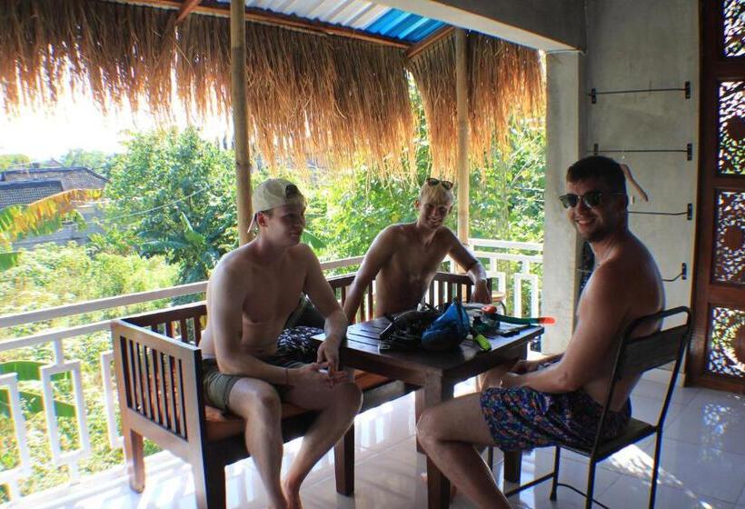 Кровать в Общей Комнате, Black Sand Hostel Amed