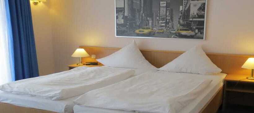 Номер Стандарт, Filmhotel Lili Marleen