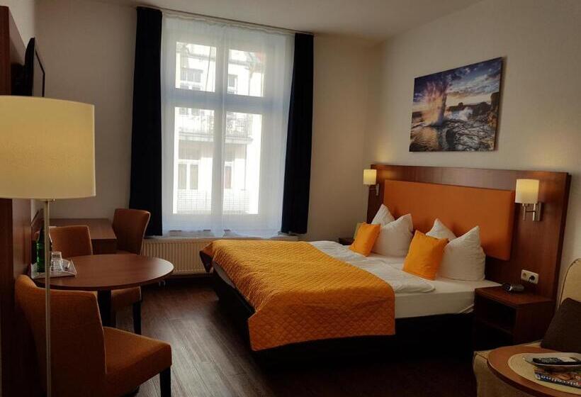 Номер Стандарт, Amber Altstadt