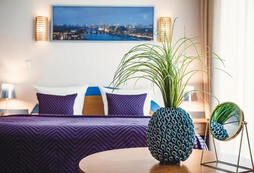 اتاق استاندارد چهار تخته, Ambiente Berlin City