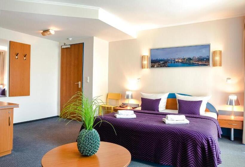 اتاق استاندارد چهار تخته, Ambiente Berlin City