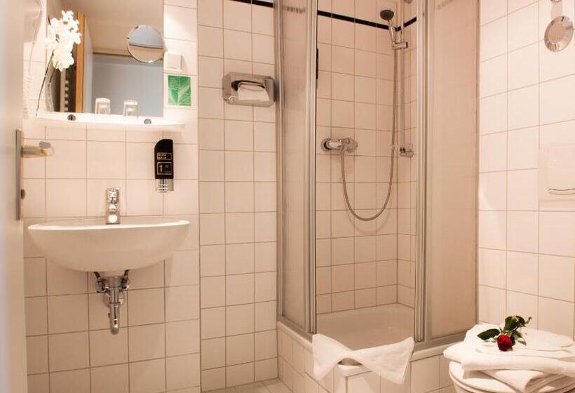 اتاق استاندارد سه نفره, Ambiente Berlin City