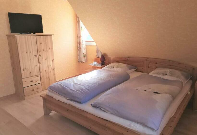 Номер Стандарт с Балконом, Biene S Bärenstube