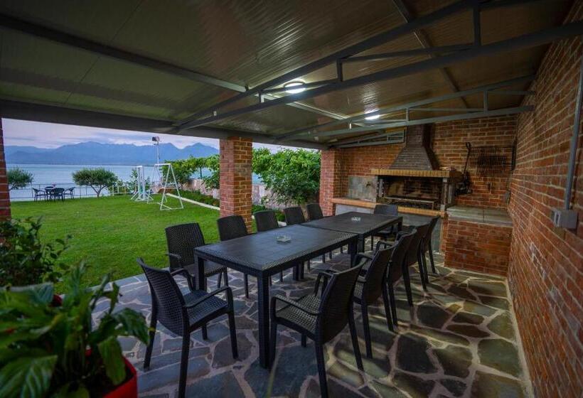 اتاق استاندارد با چشم‌انداز کوهستان, Xhuli Guesthouse