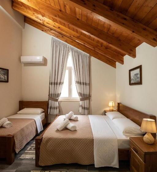 اتاق استاندارد با چشم‌انداز کوهستان, Xhuli Guesthouse