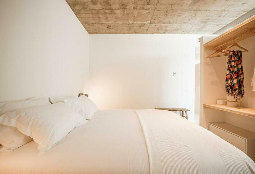 家庭间, B.hostel