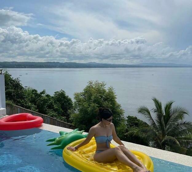 سوئیت با تخت بزرگ, Epic Suites Bohol Adults Only