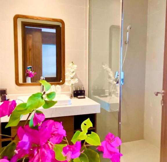 اتاق سه نفره دلوکس با چشم‌انداز دریا, Vipol Mui Ne Hotel & Spa