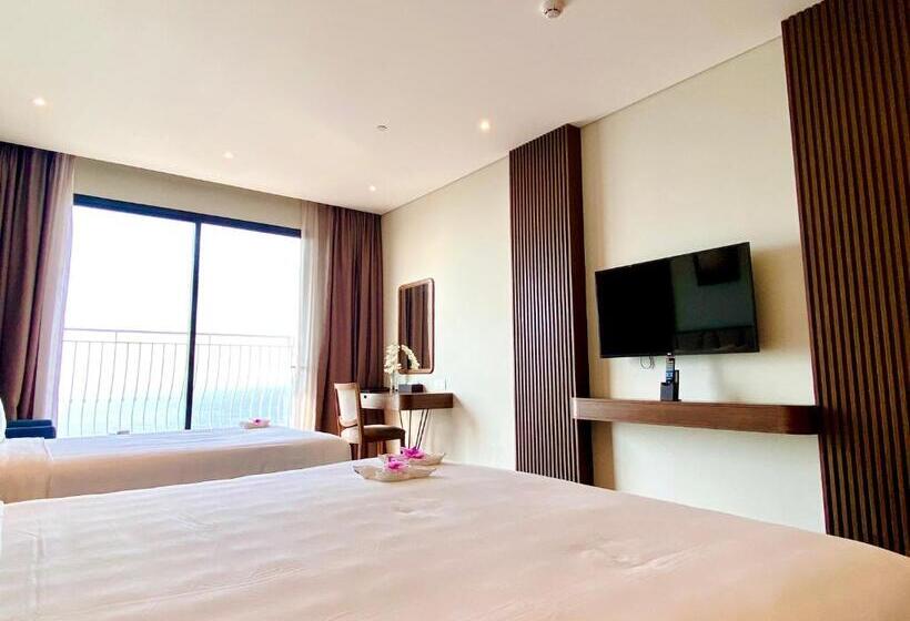 اتاق سه نفره دلوکس با چشم‌انداز دریا, Vipol Mui Ne Hotel & Spa