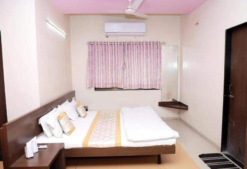 Номер Deluxe, Annapura Residency, Chalisgaon