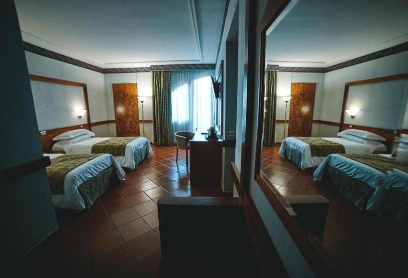 Habitación Estándar, Serino