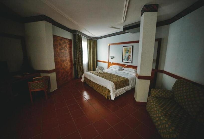Habitación Superior, Serino