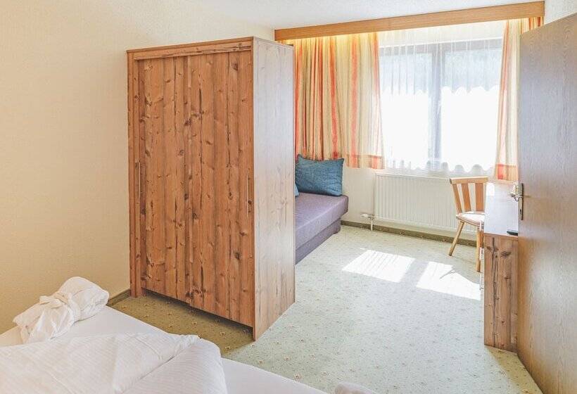Семейный Номер, Styrolerhof