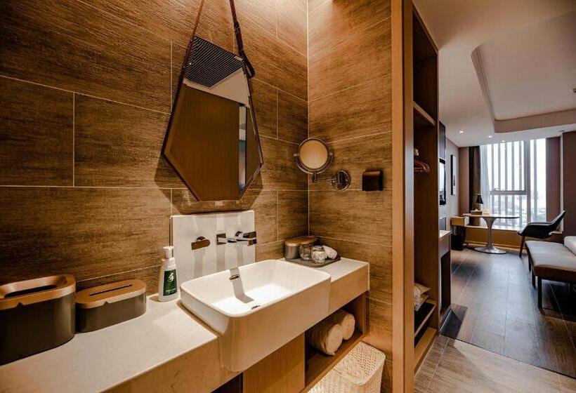 Номер Deluxe, Atour S Hotel Shenzhen Longgang Zhonghaixing