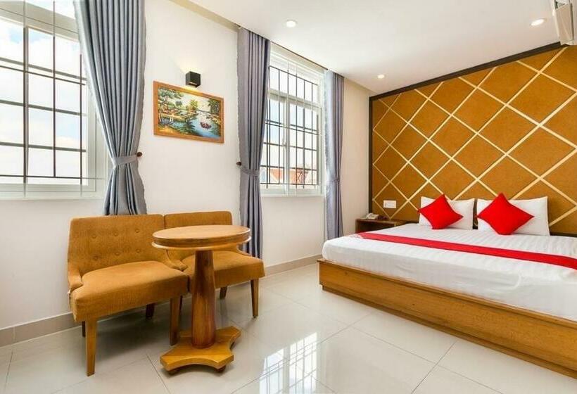 سوییت لوکس, Khách Sạn Thiên Cung