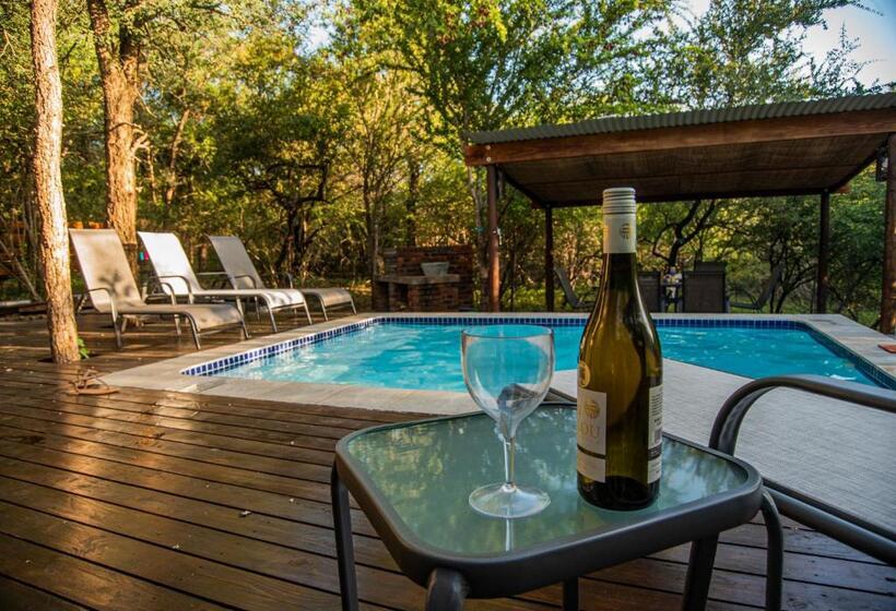 اتاق استاندارد سه تخته با چشم‌انداز باغ, Thornforest Luxury Bush Lodge