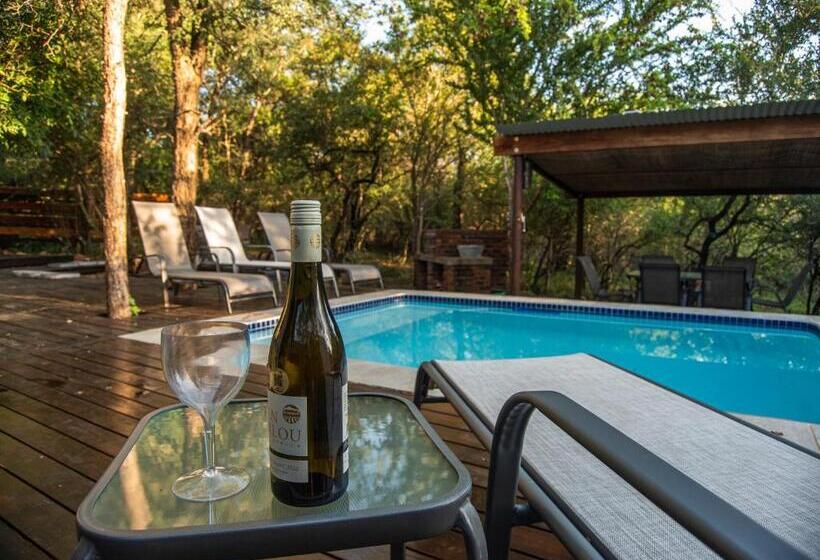 اتاق استاندارد سه تخته با چشم‌انداز باغ, Thornforest Luxury Bush Lodge