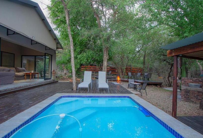 اتاق استاندارد با چشم‌انداز استخر, Thornforest Luxury Bush Lodge
