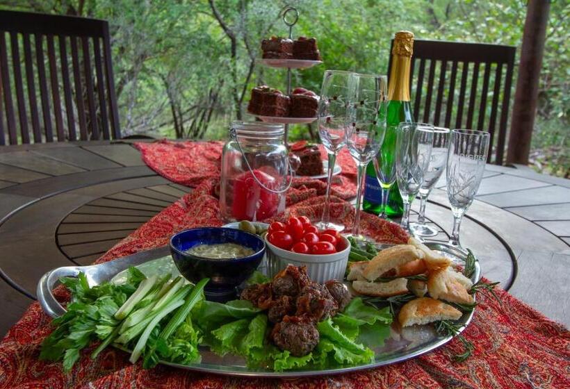 اتاق استاندارد با چشم‌انداز استخر, Thornforest Luxury Bush Lodge