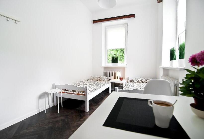 اتاق استاندارد با سرویس بهداشتی مشترک, Extra Hostel Easy Kaunas