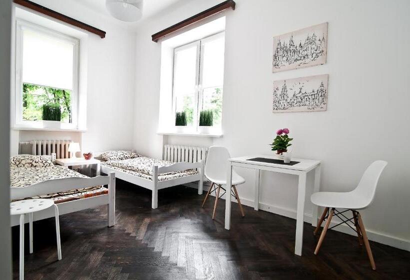 اتاق استاندارد با سرویس بهداشتی مشترک, Extra Hostel Easy Kaunas