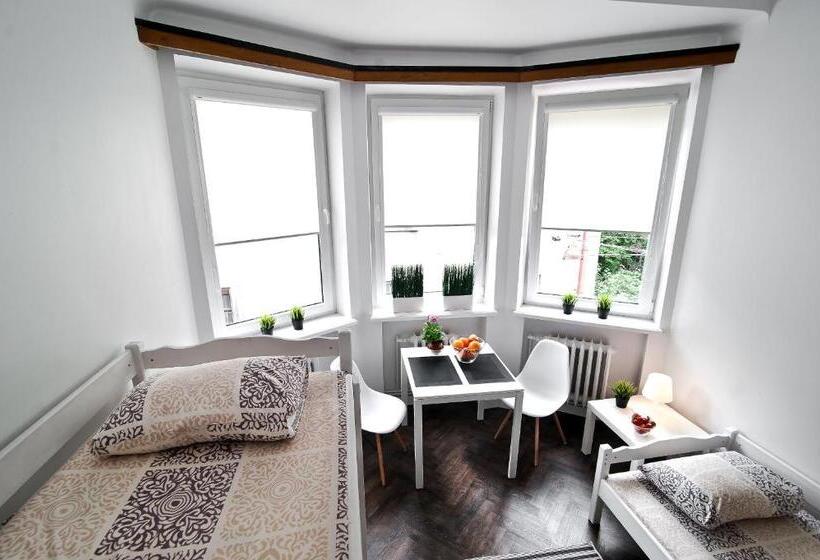 اتاق استاندارد سه نفره, Extra Hostel Easy Kaunas
