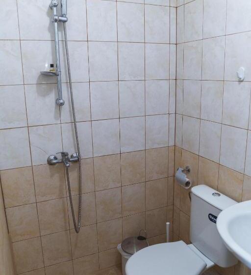 اتاق کلاسیک سه تخته, Guest House Nevena