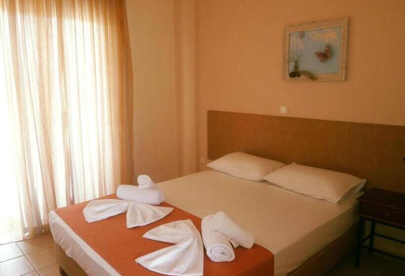 Номер Стандарт Трехместный, Dafnes Rooms