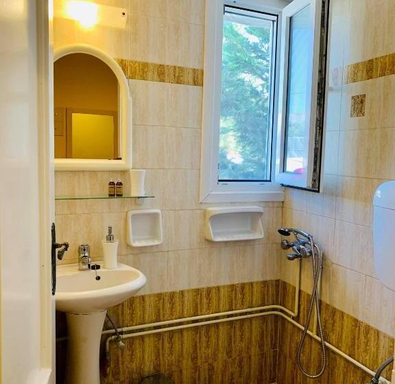标准单人间, Semiramis Guesthouse