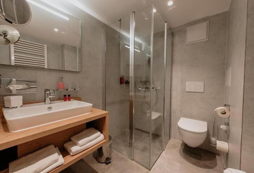 Номер Стандарт с Балконом, Waldhotel Kreuztanne