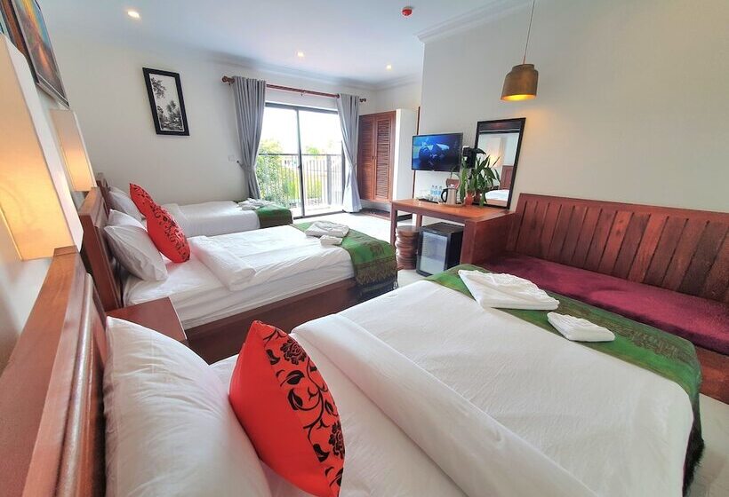 豪华三人间, Darling Pub Hostel