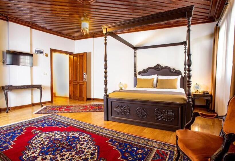 اتاق سوپریور, Woo Town Suites
