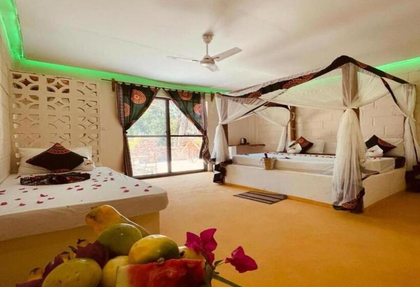 Трехместный Номер Стандарт Вид на Бассейн, Tropicana Garden