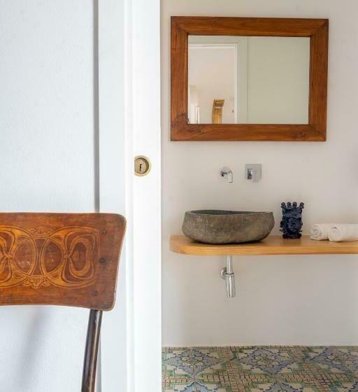 اتاق لوکس با چشم‌انداز دریا, Iancura   B&b Di Design A Salina