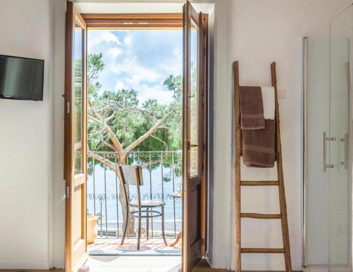 اتاق لوکس با چشم‌انداز دریا, Iancura   B&b Di Design A Salina