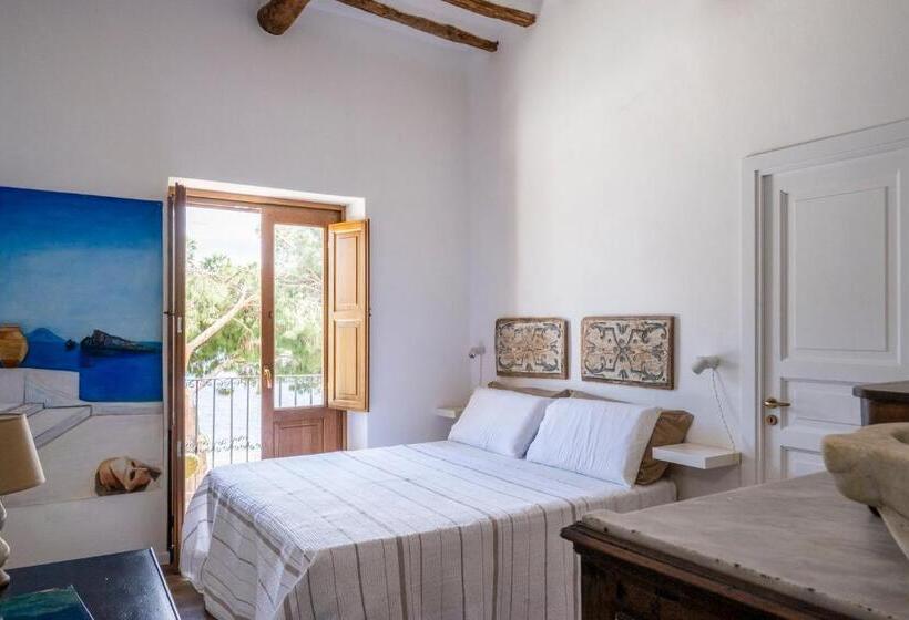 اتاق لوکس با چشم‌انداز دریا, Iancura   B&b Di Design A Salina