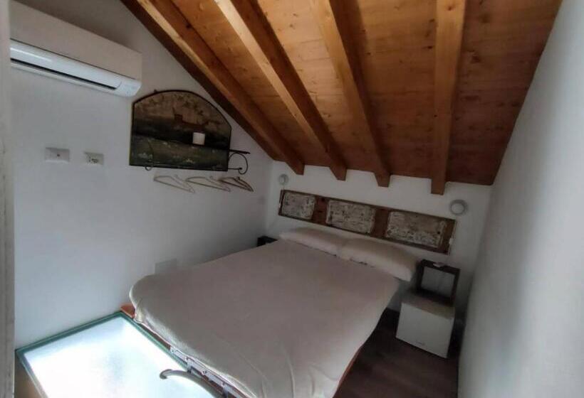 اتاق لوکس, Iancura   B&b Di Design A Salina