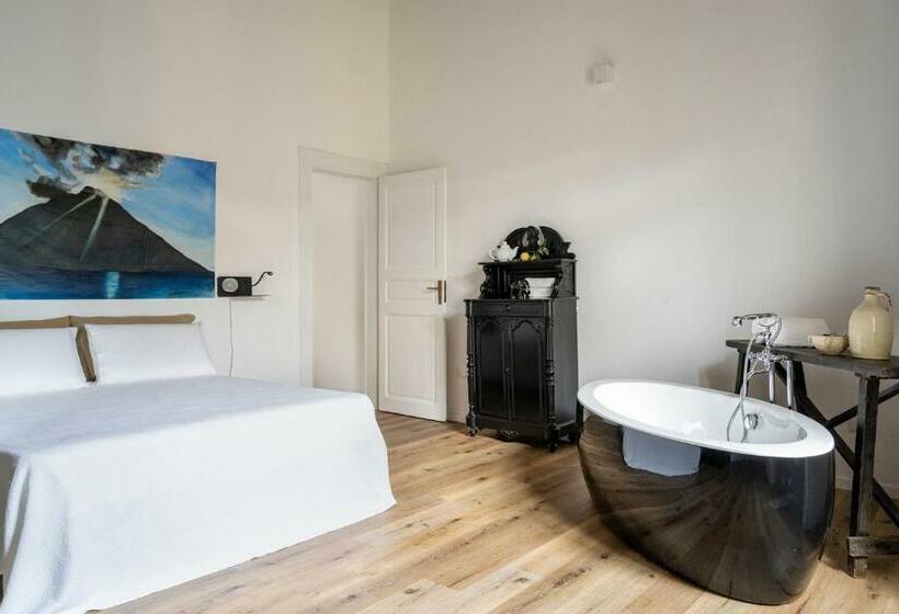 اتاق لوکس با بالکن و چشم‌انداز دریا, Iancura   B&b Di Design A Salina