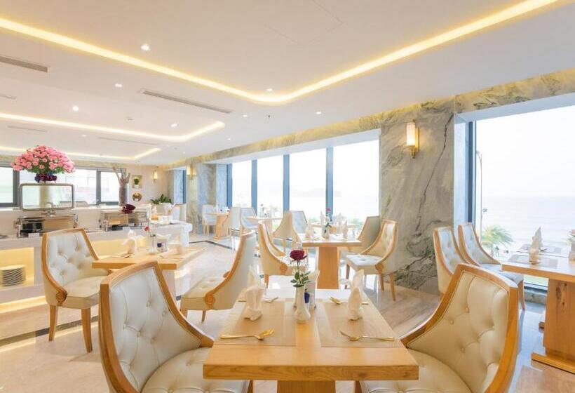 اتاق خانوادگی با چشم‌انداز دریا, Canary Gold Hotel Quy Nhơn