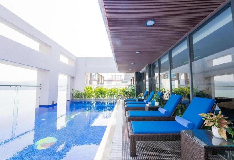 اتاق خانوادگی با چشم‌انداز دریا, Canary Gold Hotel Quy Nhơn