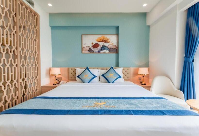 اتاق خانوادگی با چشم‌انداز دریا, Canary Gold Hotel Quy Nhơn