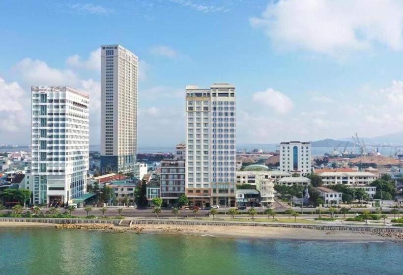 اتاق خانوادگی با چشم‌انداز دریا, Canary Gold Hotel Quy Nhơn