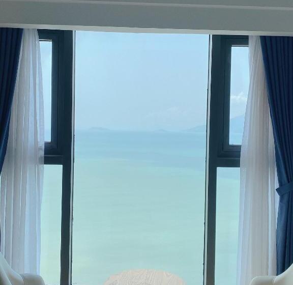 اتاق لوکس با چشم‌انداز دریا, Canary Gold Hotel Quy Nhơn