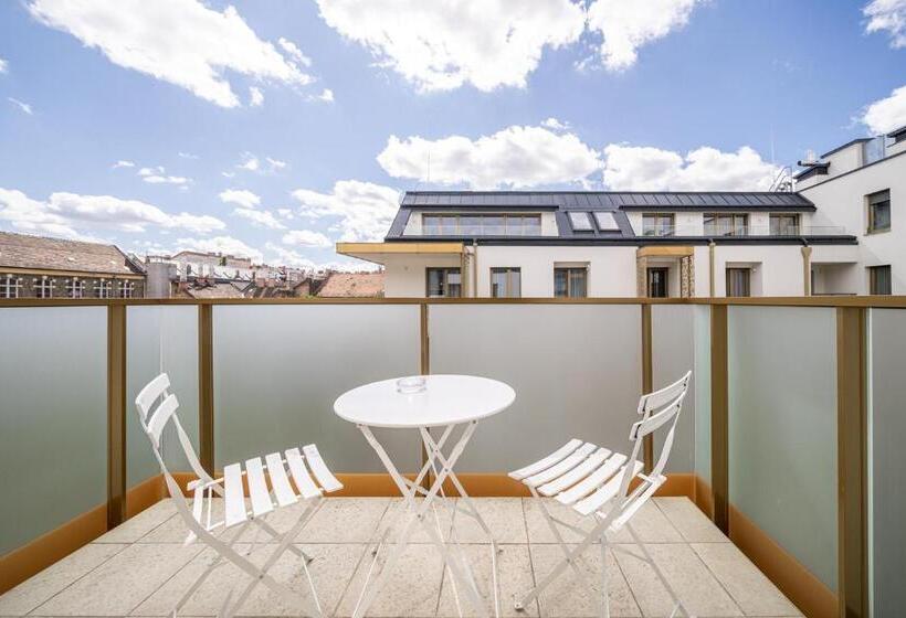 Superior studio with balcony, Vagabond Grand Or
