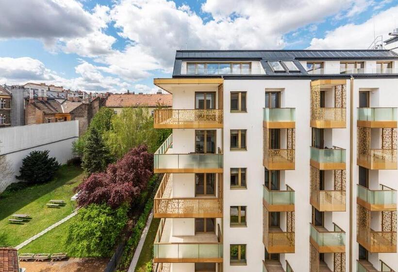 2 Bedroom Suite with Balcony, Vagabond Grand Or